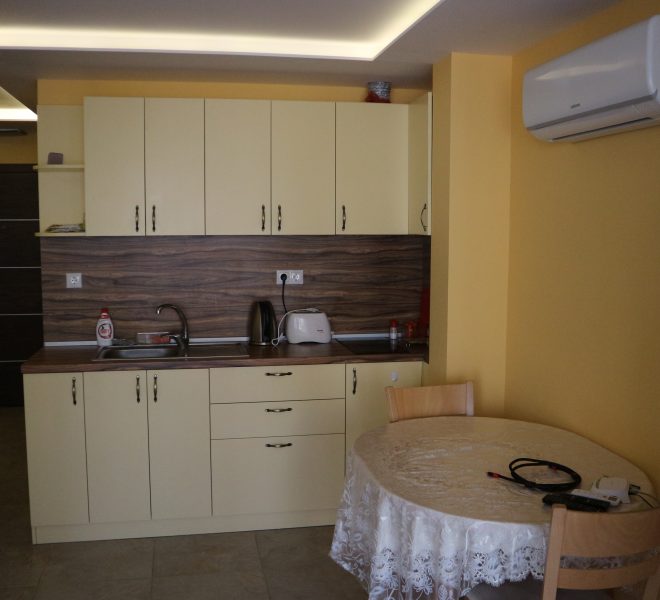 Едностаен апартамент Равда кухня