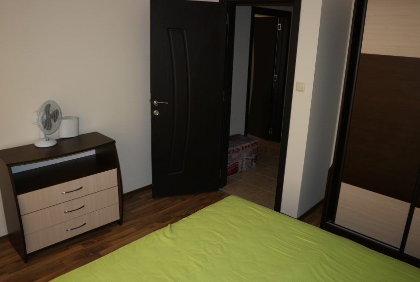 Двустаен апартамент в Равда спалня