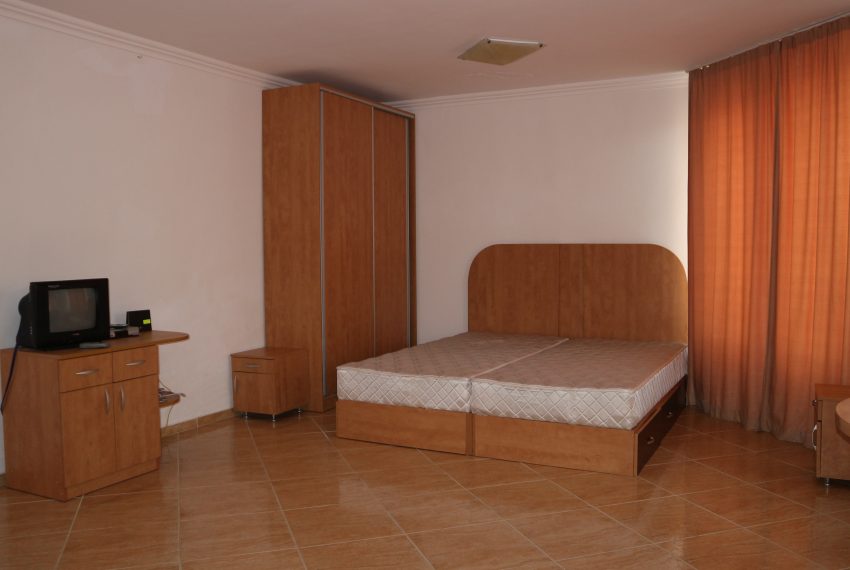 Двустаен апартамент в Свети Влас с частична гледка море спалня